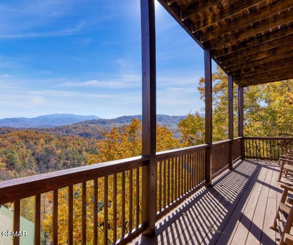4664 Nottingham Heights Way, Pigeon Forge, TN 37863