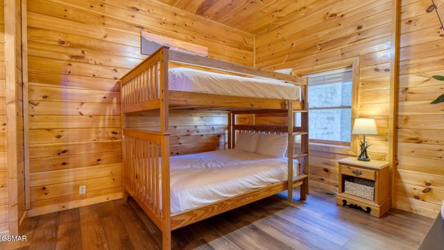 4664 Nottingham Heights Way, Pigeon Forge, TN 37863
