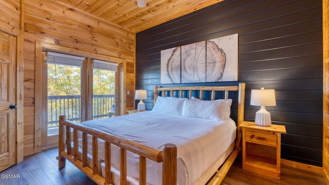 4664 Nottingham Heights Way, Pigeon Forge, TN 37863