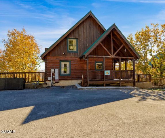 4664 Nottingham Heights Way, Pigeon Forge, TN 37863