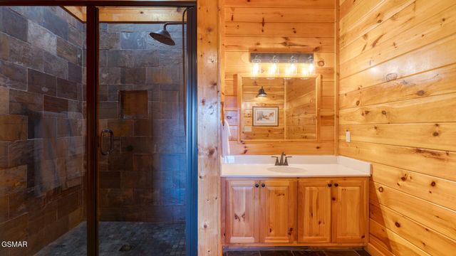 4664 Nottingham Heights Way, Pigeon Forge, TN 37863