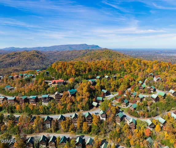 4664 Nottingham Heights Way, Pigeon Forge, TN 37863