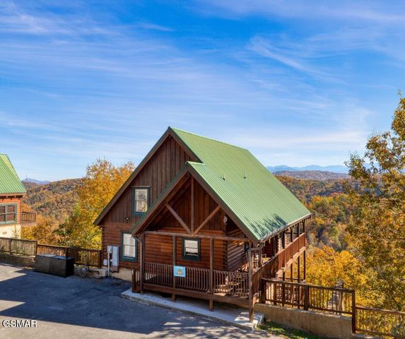 4664 Nottingham Heights Way, Pigeon Forge, TN 37863