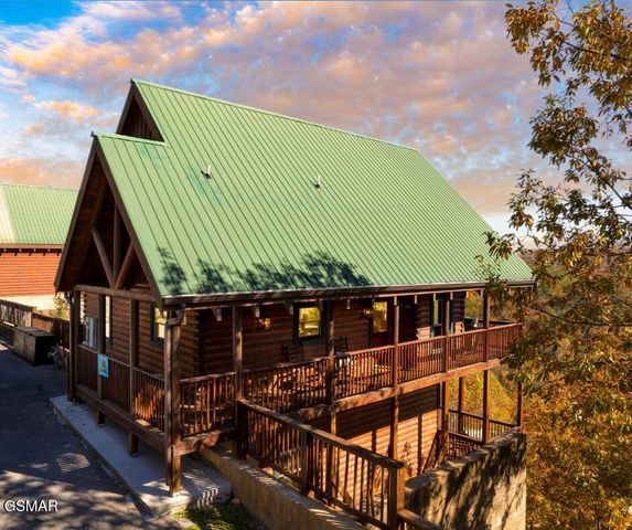 4664 Nottingham Heights Way, Pigeon Forge, TN 37863