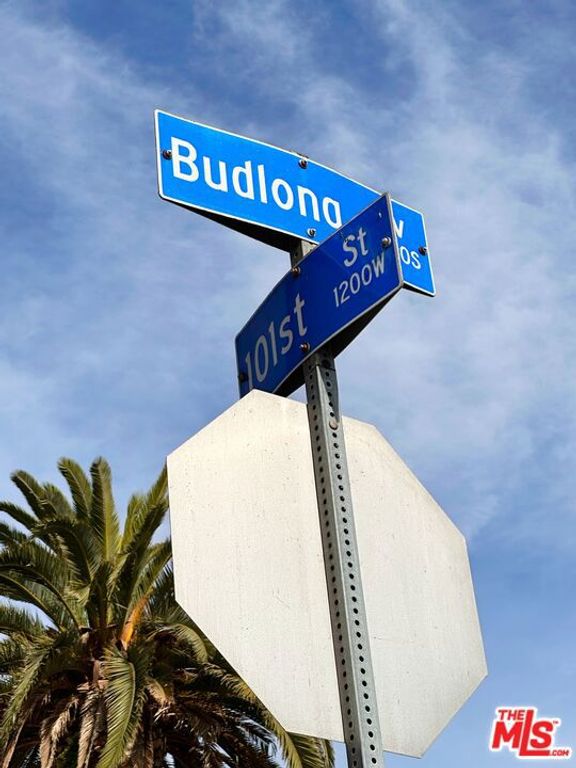 Image 9 of property listing at 1160 W 101st Street, Los Angeles, CA 90044