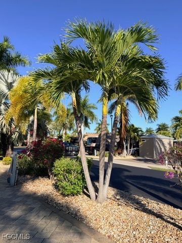 5200 Marsh Mallow TRL, Fort Myers, FL 33905