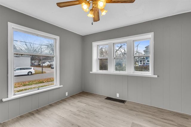 1915 E Ganson Street, Jackson, MI 49202