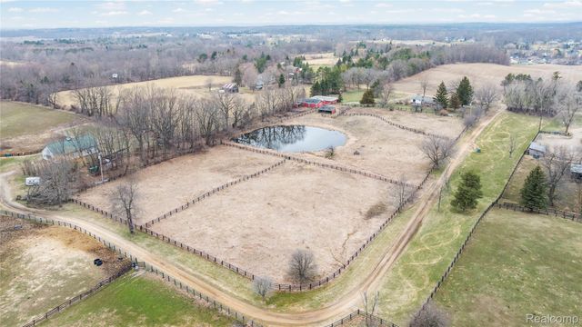 1261 Brauer Road, Metamora Village, MI 48371