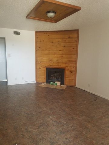 406 SE 6th St Apt D, Andrews, TX 79714