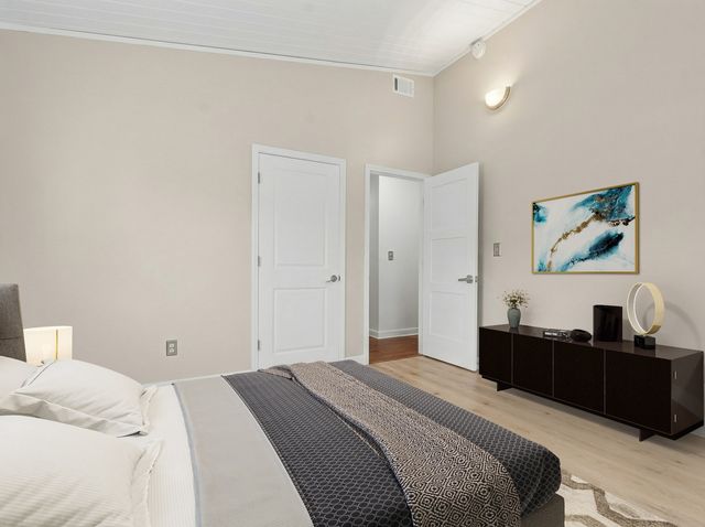 8 Rob Road, Mount Prospect, IL 60056