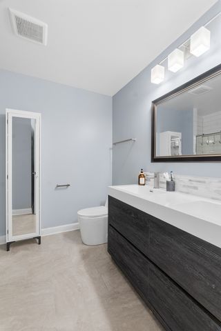 8 Rob Road, Mount Prospect, IL 60056