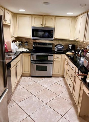 5431 SW 70th Pl N, Miami, FL 33155