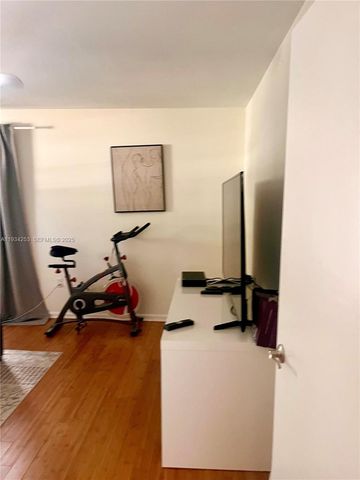 5431 SW 70th Pl N, Miami, FL 33155