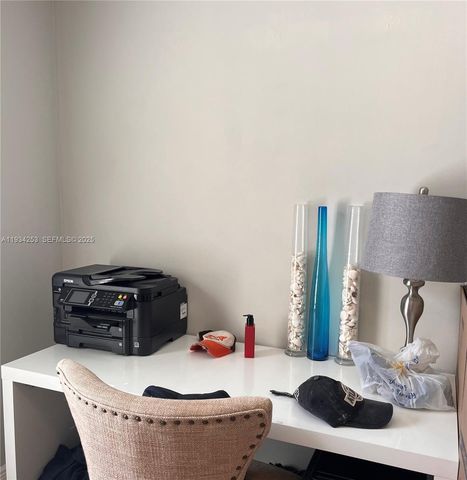 5431 SW 70th Pl N, Miami, FL 33155