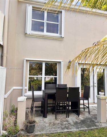 5431 SW 70th Pl N, Miami, FL 33155