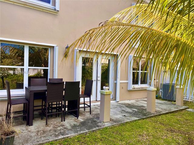 5431 SW 70th Pl N, Miami, FL 33155