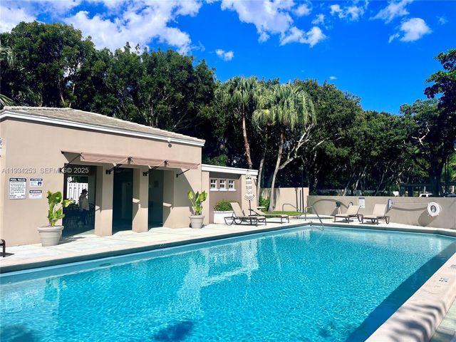 5431 SW 70th Pl N, Miami, FL 33155