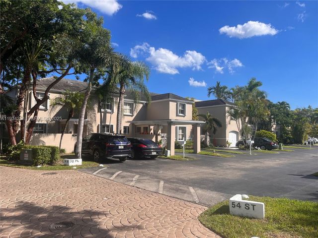 5431 SW 70th Pl N, Miami, FL 33155