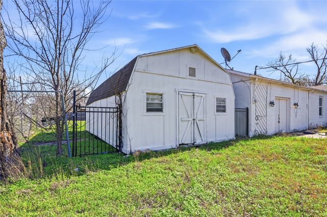 401 E Buffalo Street, Forney, TX 75126