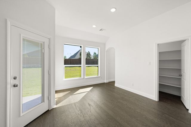 220 Pine Leaf Trail, Waxahachie, TX 75165