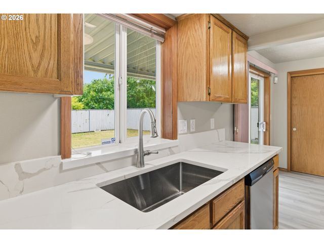 7309 Se HOLGATE Blvd, Portland, OR 97206