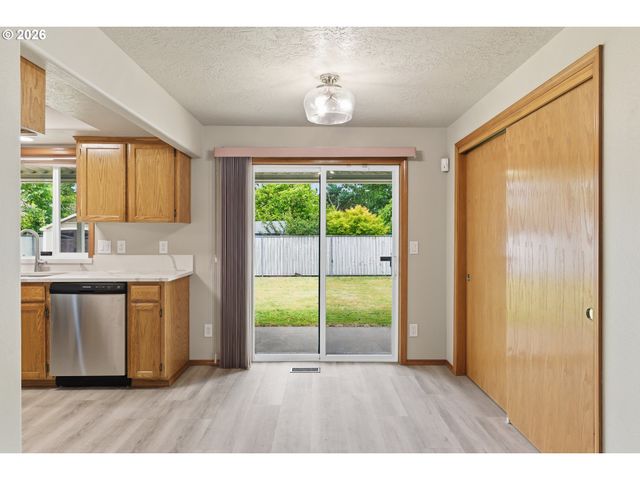 7309 Se HOLGATE Blvd, Portland, OR 97206