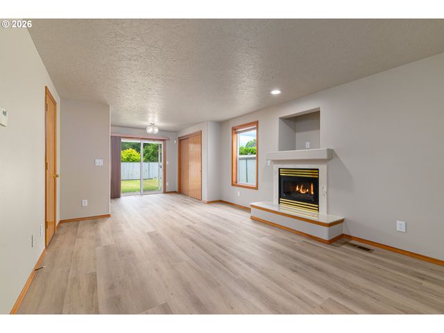 7309 Se HOLGATE Blvd, Portland, OR 97206