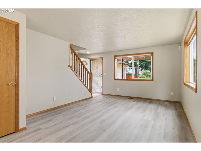 7309 Se HOLGATE Blvd, Portland, OR 97206