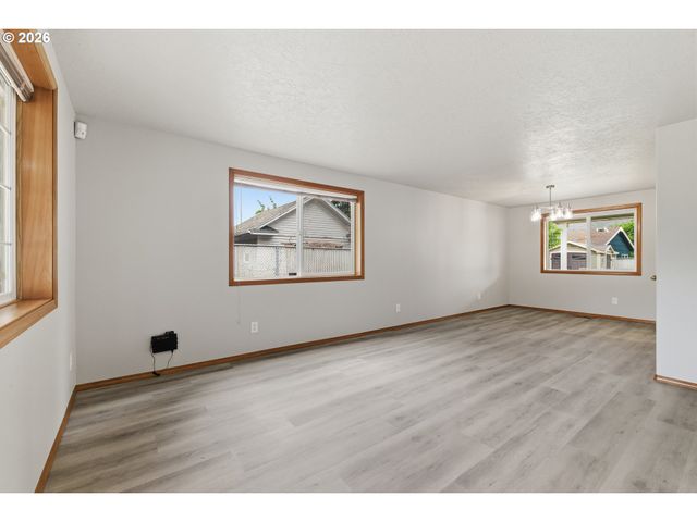 7309 Se HOLGATE Blvd, Portland, OR 97206