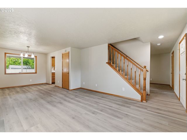 7309 Se HOLGATE Blvd, Portland, OR 97206