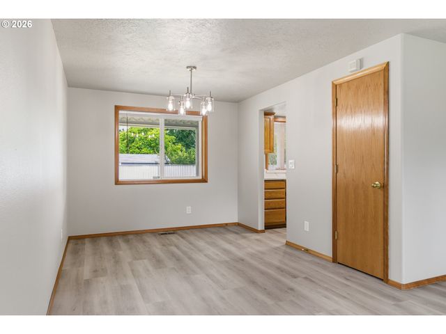 7309 Se HOLGATE Blvd, Portland, OR 97206