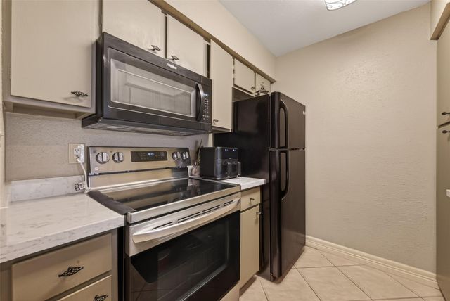 4649 Wild Indigo Street 336, Houston, TX 77027