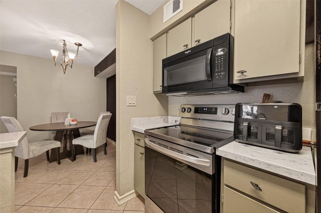 4649 Wild Indigo Street 336, Houston, TX 77027