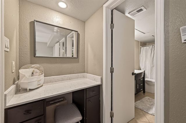 4649 Wild Indigo Street 336, Houston, TX 77027