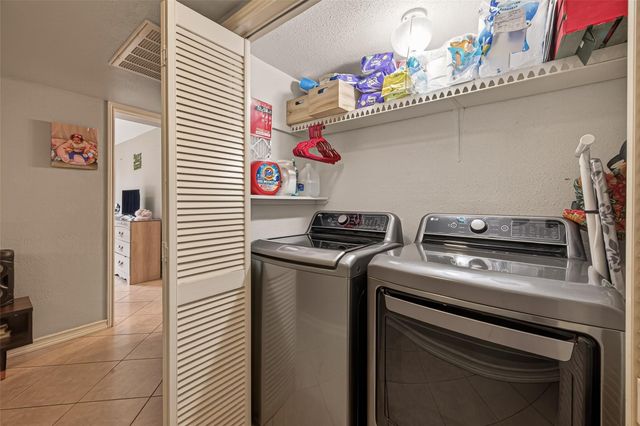 4649 Wild Indigo Street 336, Houston, TX 77027