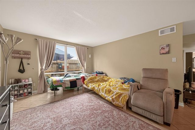 4649 Wild Indigo Street 336, Houston, TX 77027