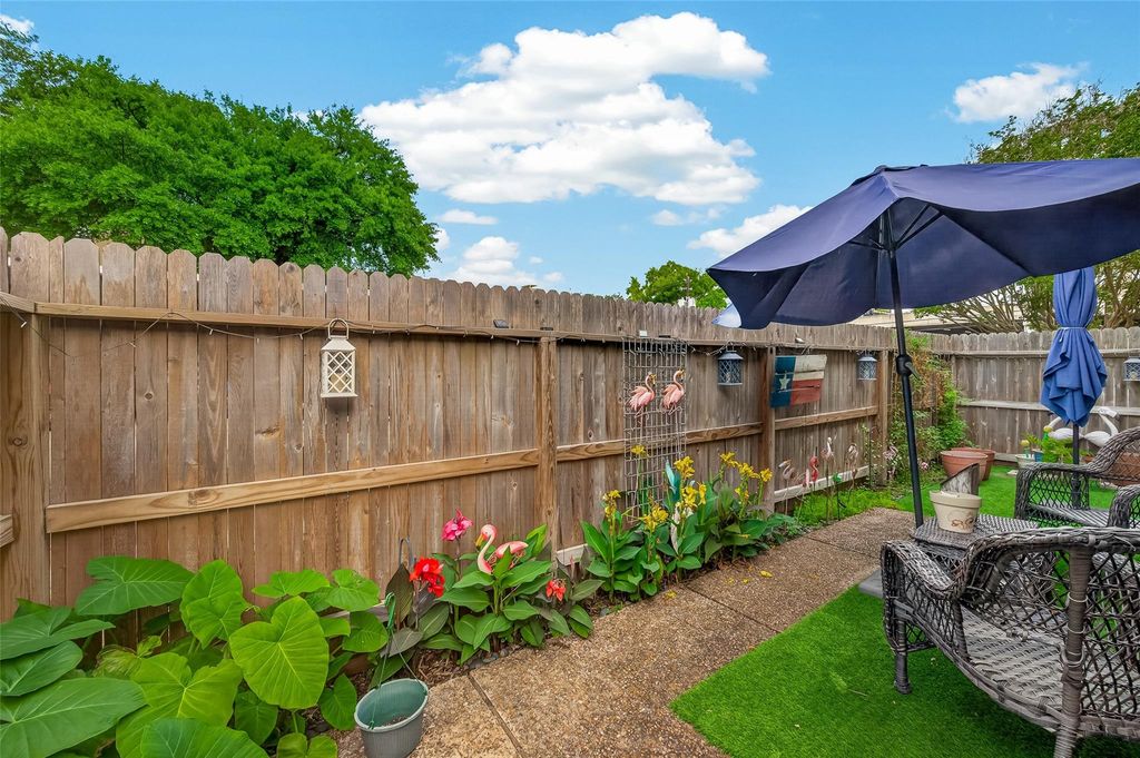 4649 Wild Indigo Street 336, Houston, TX 77027