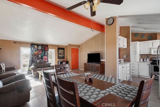 5132 Sunset Road, Phelan, CA 92371