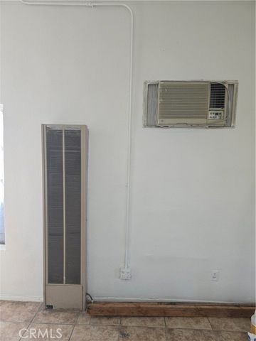 10018 S Main Street, Los Angeles, CA 90003