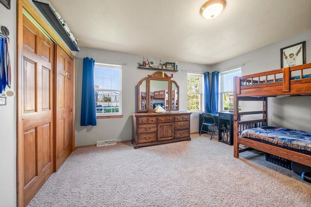 2976 DURHAM ROAD, Green Bay, WI 54311