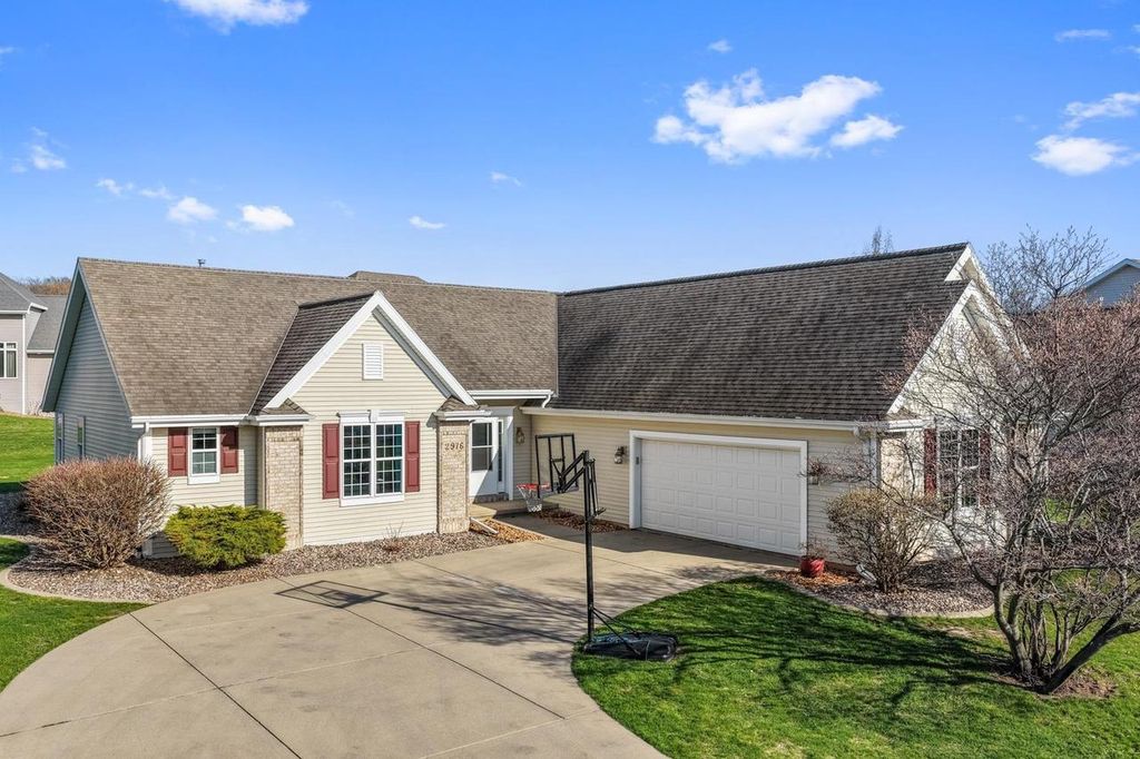 2976 DURHAM ROAD, Green Bay, WI 54311