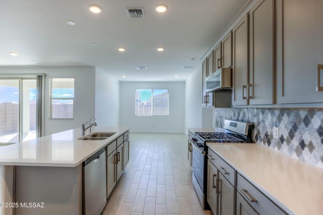 12742 E Lauren Cyn Place, Vail, AZ 85641