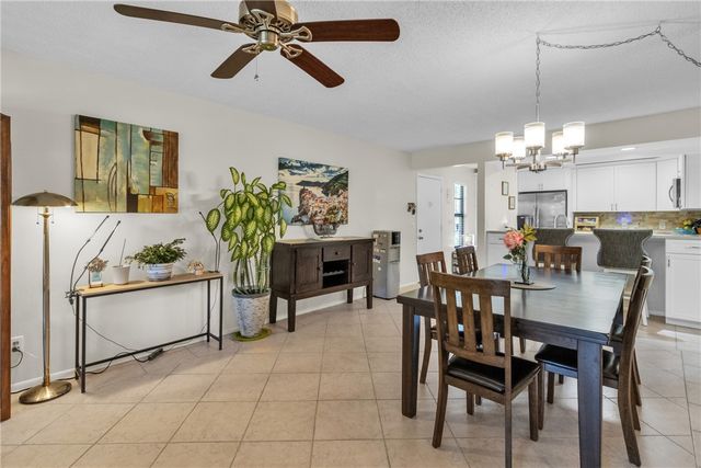 9 Plantation Drive 204, Vero Beach, FL 32966