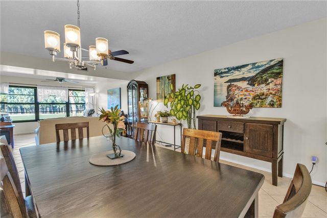 9 Plantation Drive 204, Vero Beach, FL 32966