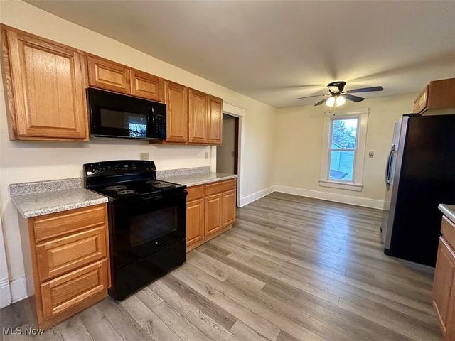 725 8th Street, Marietta, OH 45750