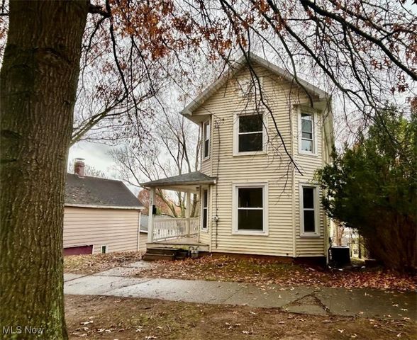 725 8th Street, Marietta, OH 45750