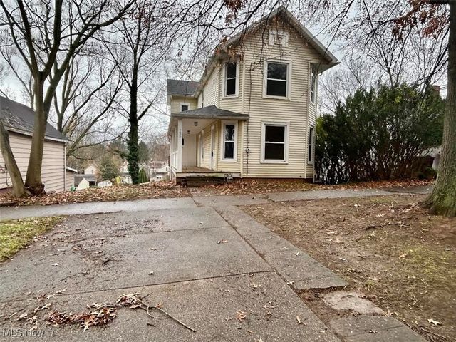 725 8th Street, Marietta, OH 45750
