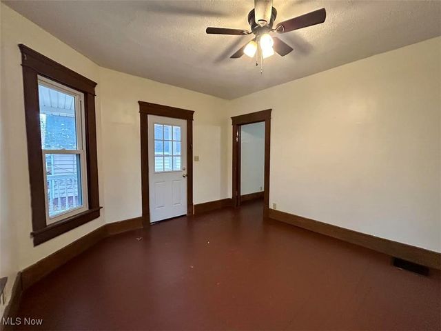 725 8th Street, Marietta, OH 45750