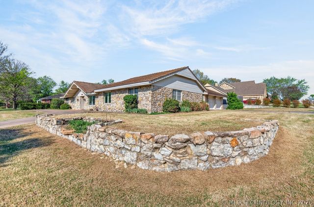 2918 Longridge Lane, Bartlesville, OK 74006