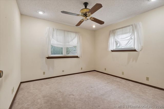 2918 Longridge Lane, Bartlesville, OK 74006